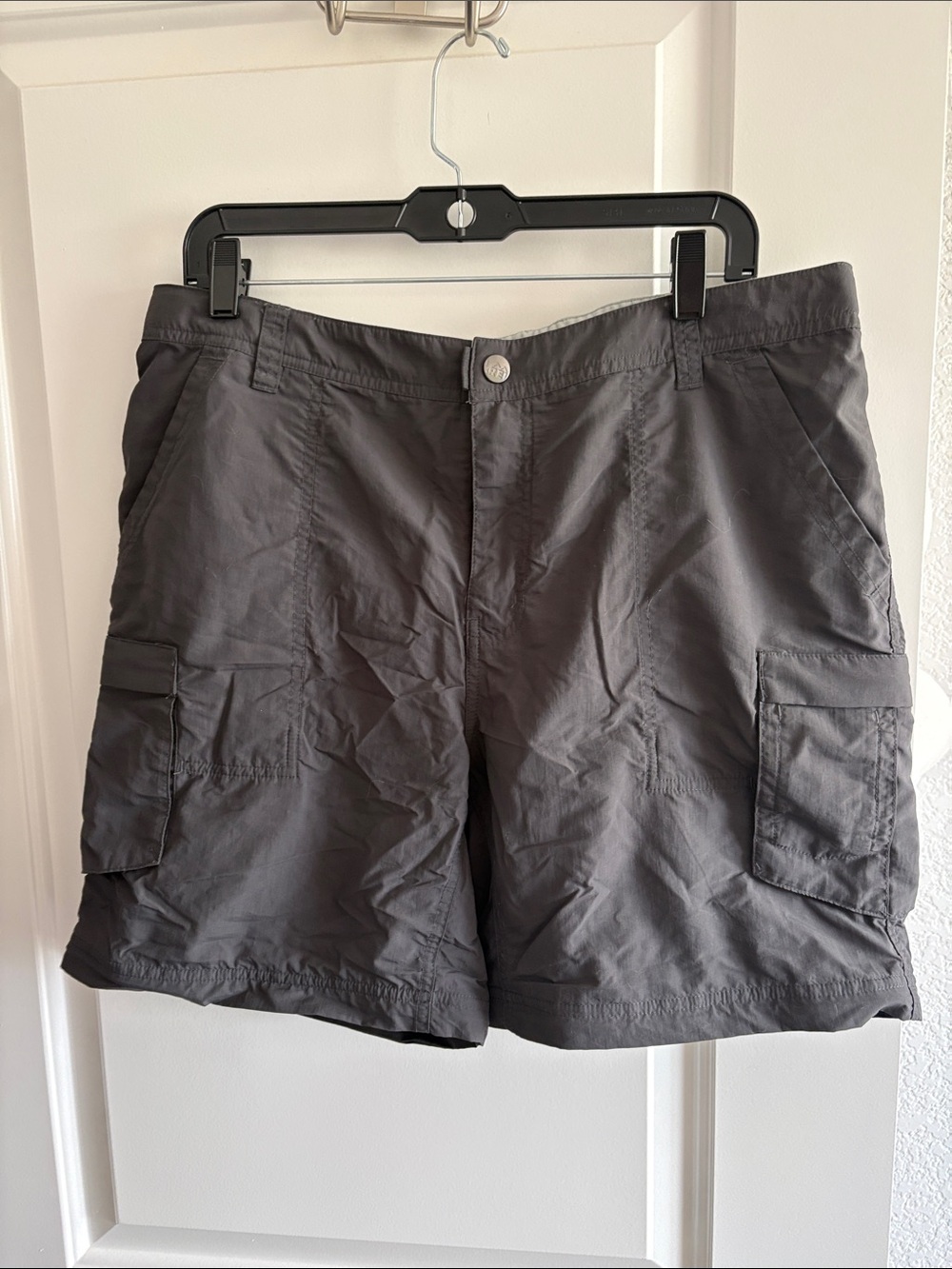 REI women’s  Cargo Shorts in Charcoal
